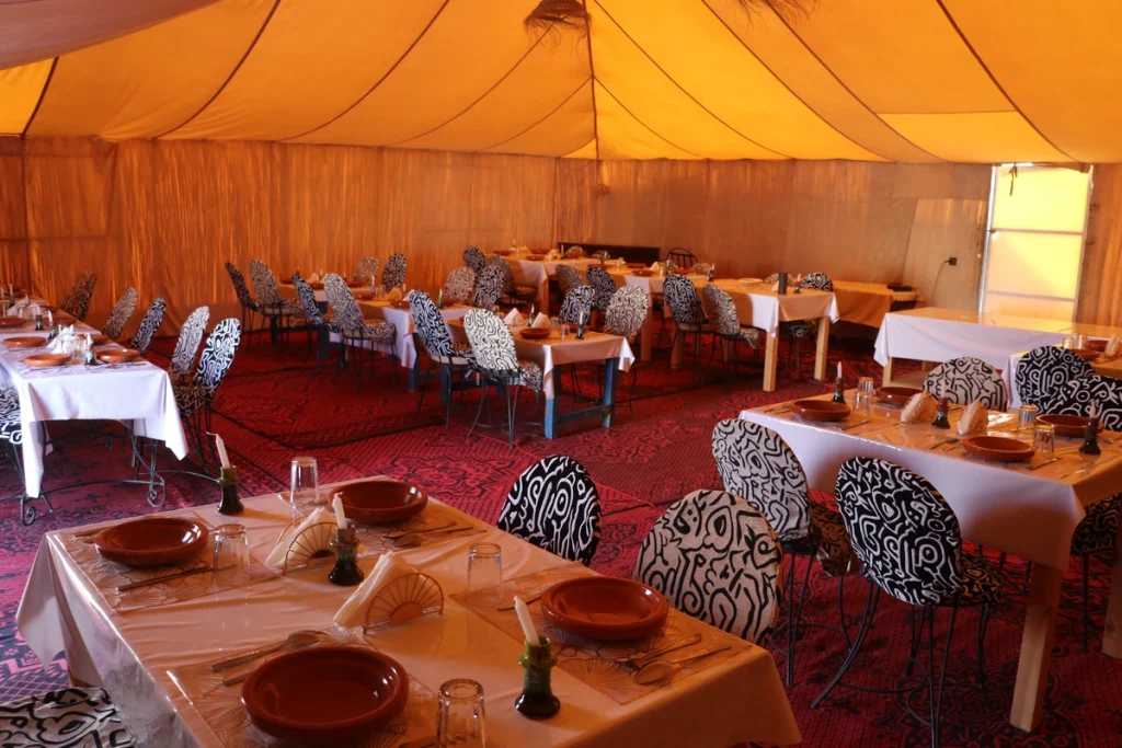 Restaurant in the middel of the desert